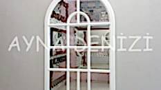 Massa Model Beyaz Renk Dekoratif Pencere Ayna